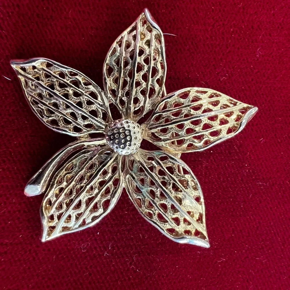 Vintage flower brooch